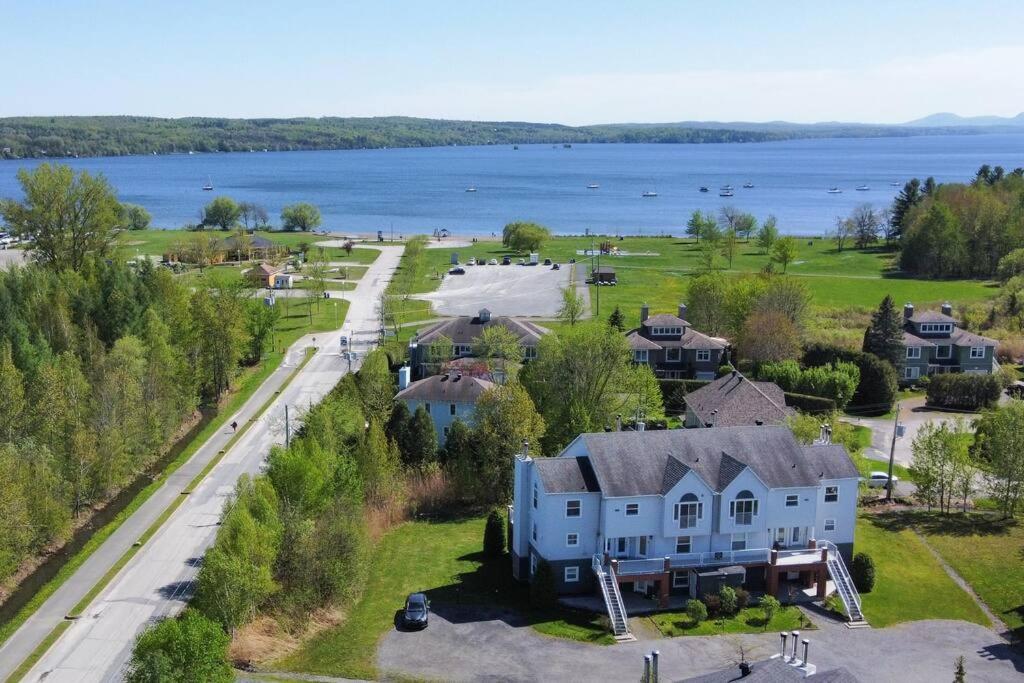*Nouveauté* Foyer au bois, Plage, Montagne et + Magog Esterno foto